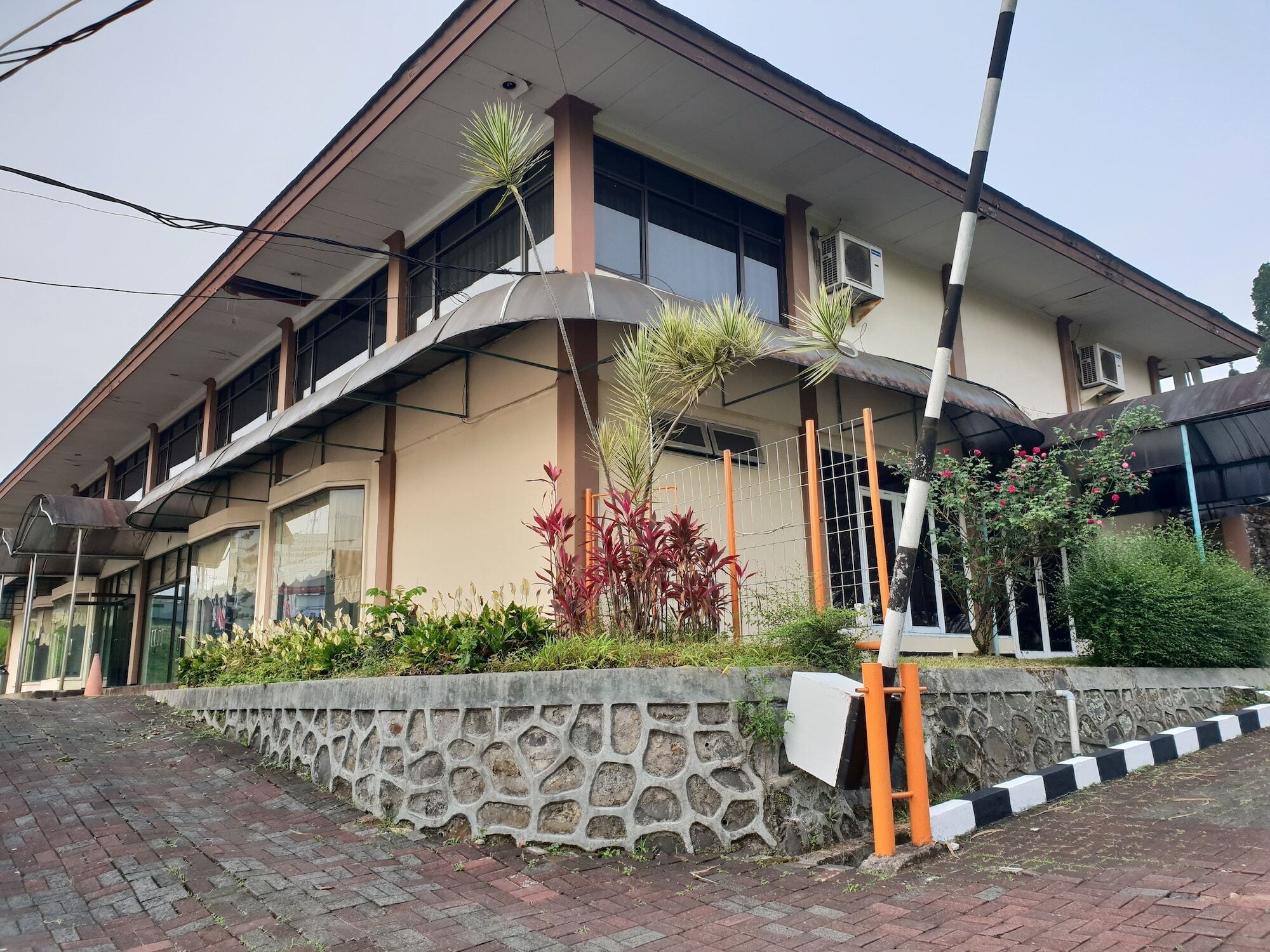 Hotel Cisarua Indah エクステリア 写真